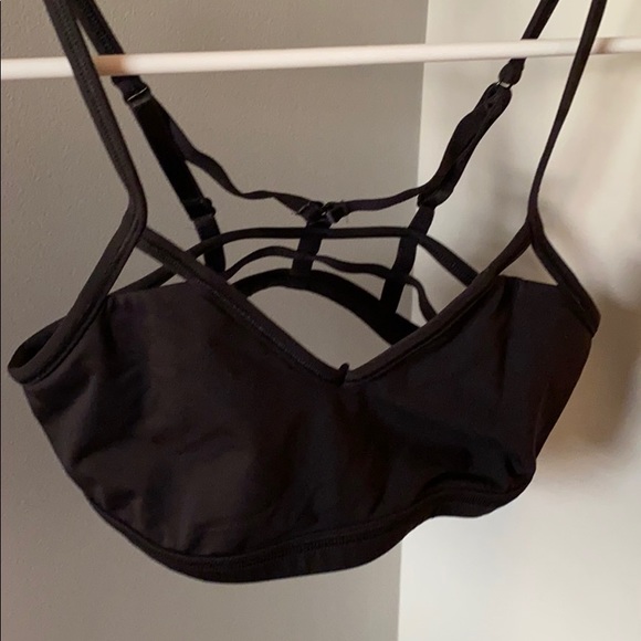 Rare black strappy lululemon bra size 4 - Picture 4 of 4